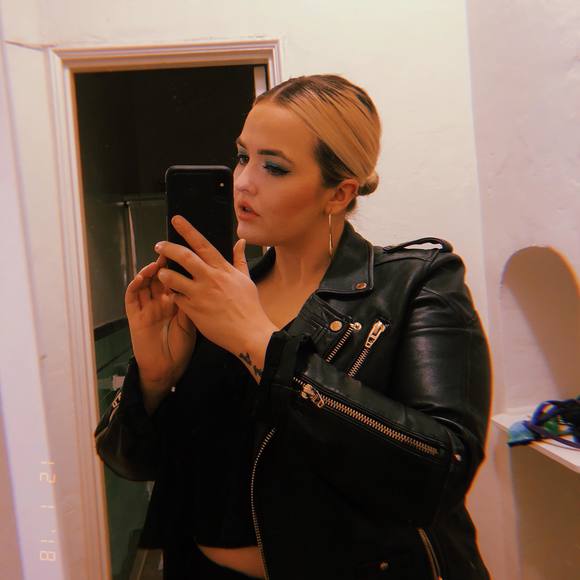 Meet your Posher, Lauryn - Picture 1 of 1